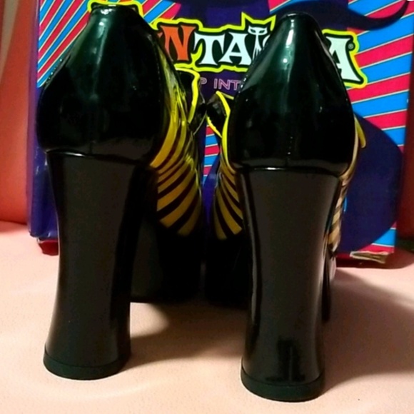 Funtasma Bumblebee Platform Heels - Picture 4 of 6